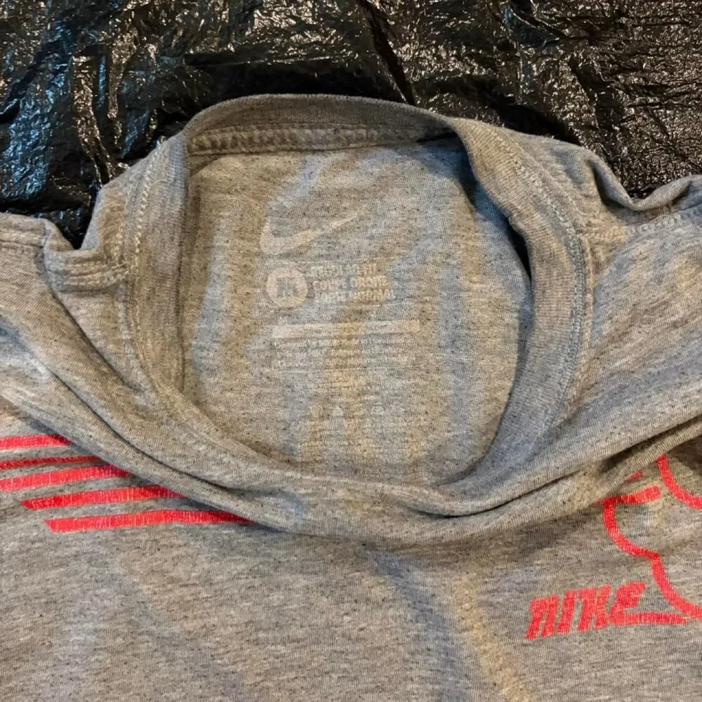 Nike Men's Grey Shirt